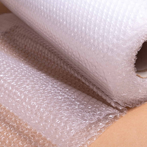 झटके और ध्वनि इन्सुलेशन को रोकने के लिए बबल रैप का उपयोग कैसे करें